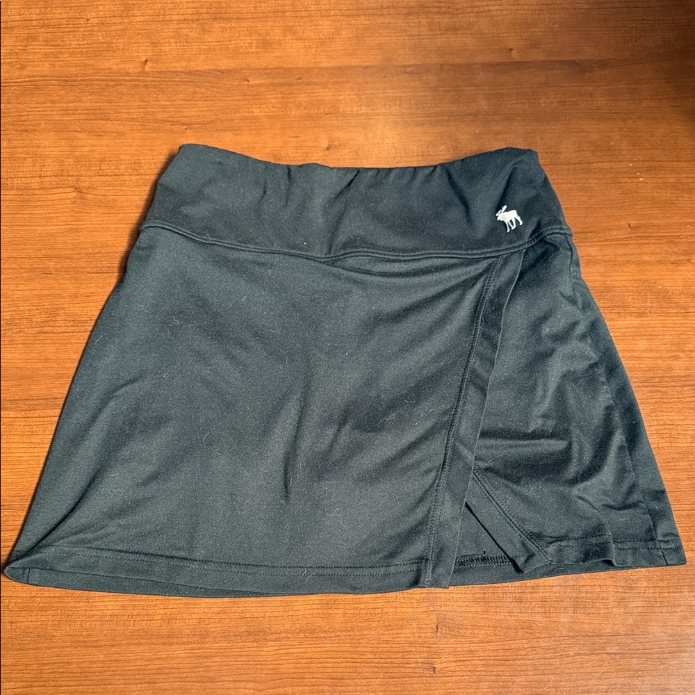 Girls black Abercrombie athletic skirt with built in shorts